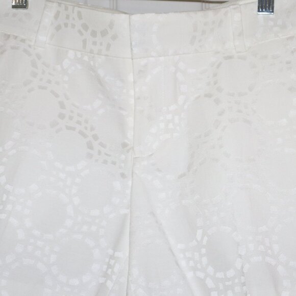 Banana Republic  | White Jacquard Geometric Shorts, Size 4 - Picture 3 of 7